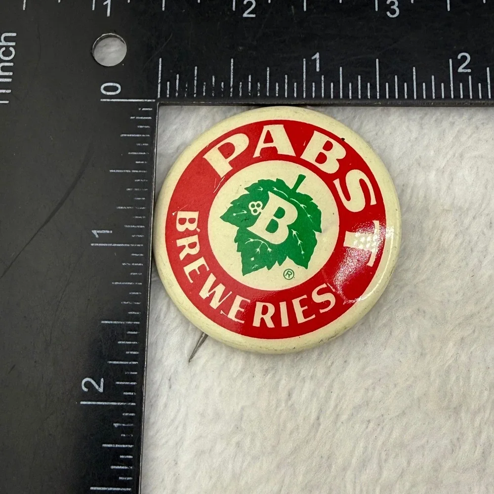 Vintage Pabst Breweries Pinback Button Red Cream Green Hop Leaf Logo